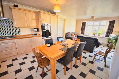 12 Anderson Drive, Kettering, NN15 5DG