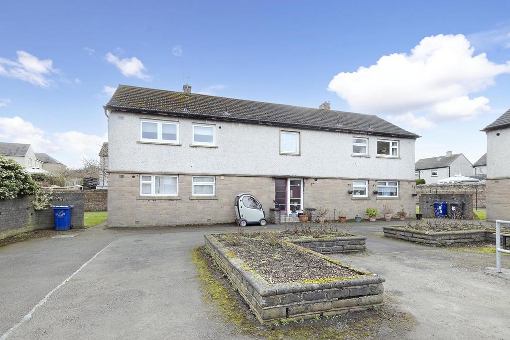 7 Mayfield Court, Loanhead, EH20 1 bed flat £115,000