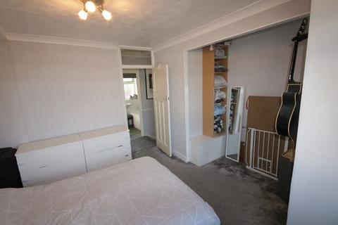 25 Linley Crescent, Romford, RM7 8RB