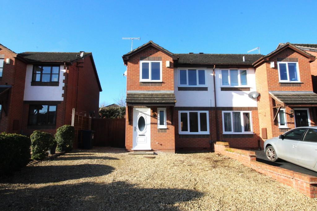 Beauchamp Ave, Kidderminster, DY11 3 bed house £925 pcm (£213 pw)