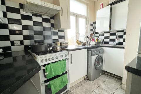 3 Saunders Road, London, SE18 1NT