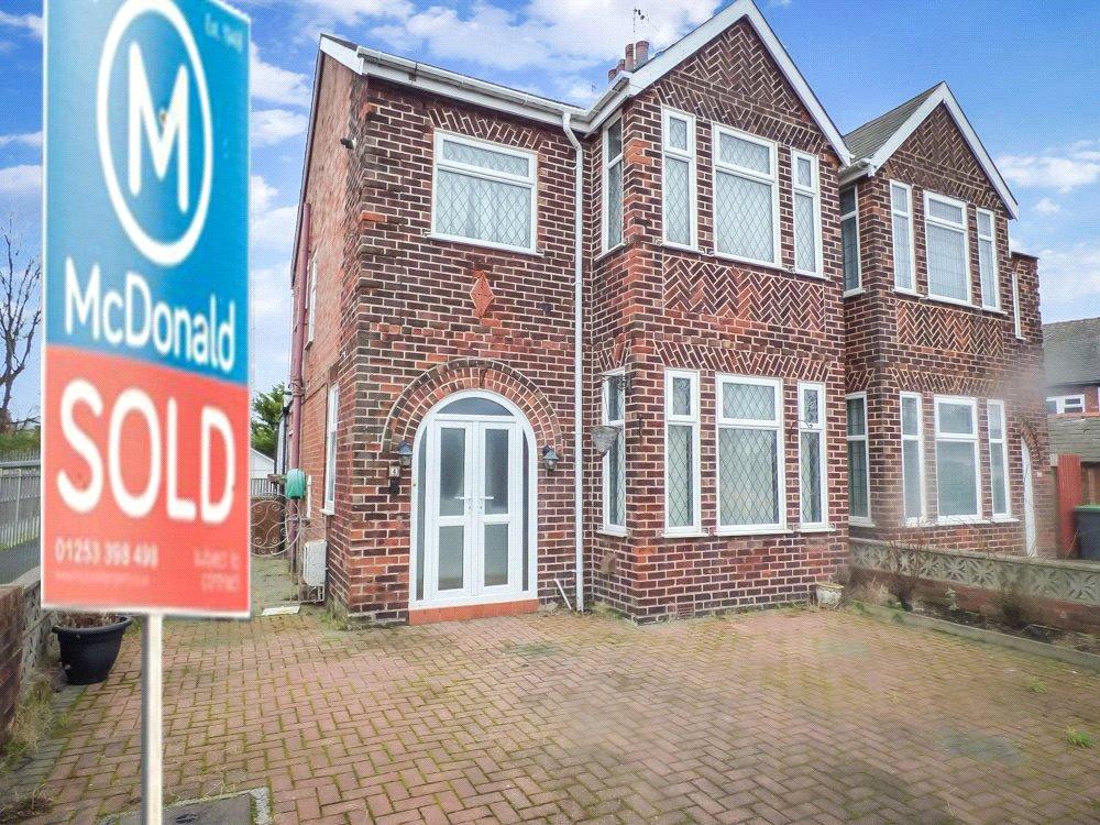 Annesley Avenue, Layton, Blackpool 3 bed semidetached house £129,950