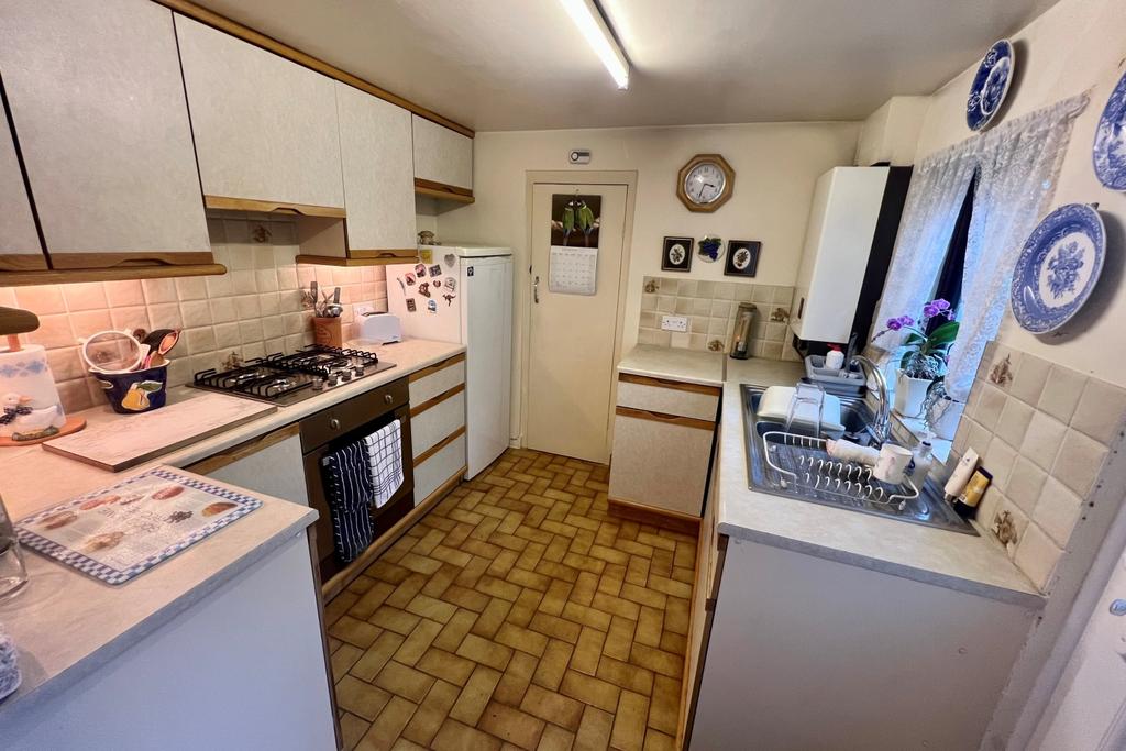 35 Denham Road KITCHEN