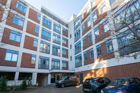 2 bedroom flat for sale, Crouch End Hill, Crouch End, London, N8