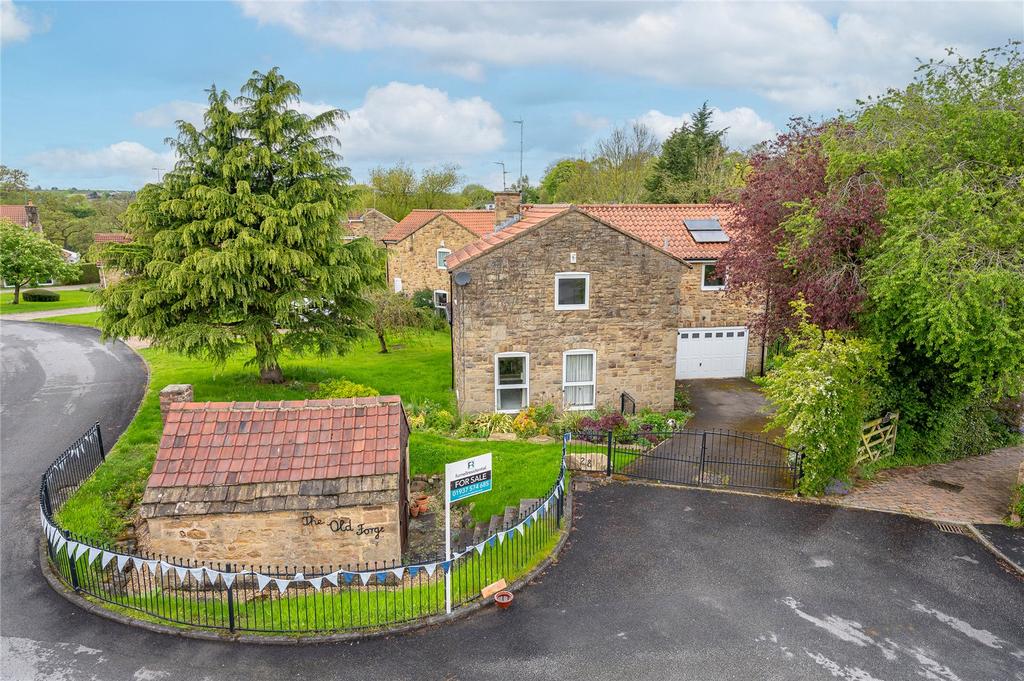 Cornmill Lane, Bardsey, LS17 5 bed detached house for sale £625,000