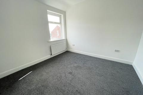 3 bedroom end of terrace house to rent, Moore Street, South Moor, Stanley, County Durham, DH9