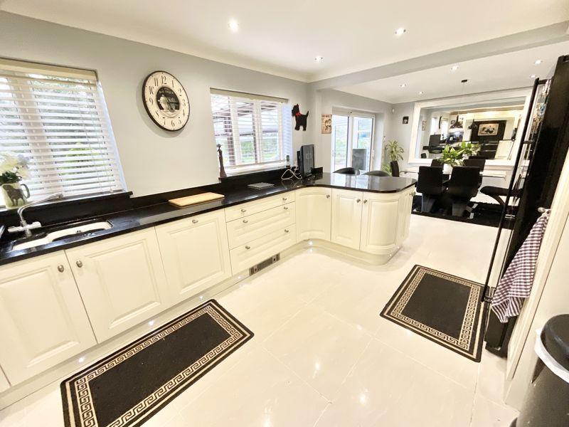 Millfield Drive, Market Drayton 4 bed detached house £575,000