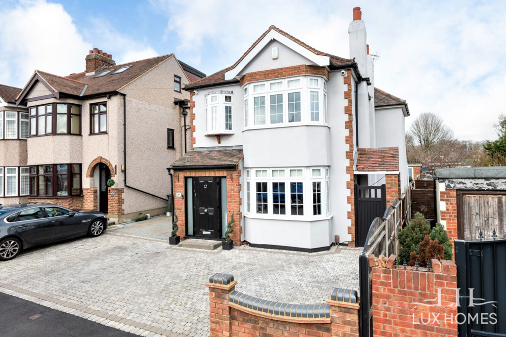 Windsor Road, Hornchurch 5 bed detached house £800,000