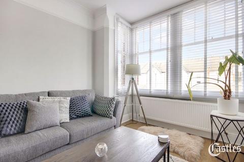 3 bedroom maisonette for sale - Belsize Avenue, London, N13