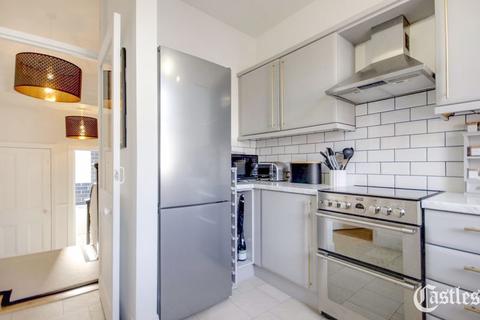 47b Belsize Avenue, London, N13 4TL