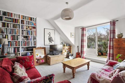 Flat 3, 20 Coolhurst Road, London, N8 8EL