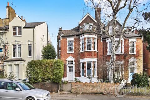 Flat 3, 20 Coolhurst Road, London, N8 8EL