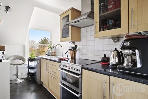 Flat 3, 20 Coolhurst Road, London, N8 8EL