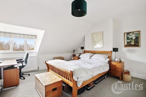Flat 3, 20 Coolhurst Road, London, N8 8EL