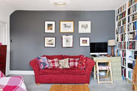 Flat 3, 20 Coolhurst Road, London, N8 8EL