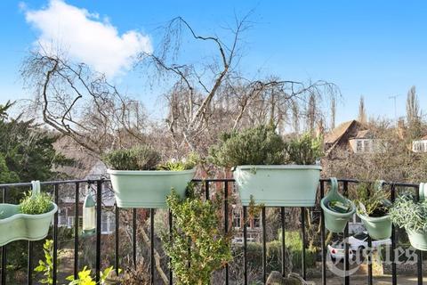 Flat 3, 20 Coolhurst Road, London, N8 8EL