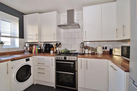 82 Barrington Close, Witney, OX28 5FL