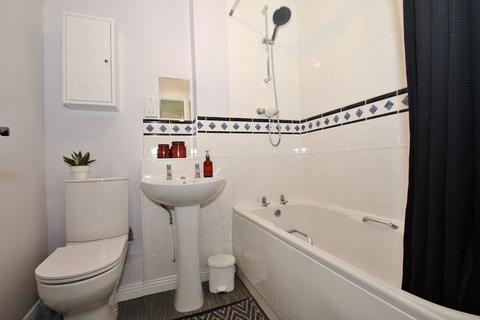 82 Barrington Close, Witney, OX28 5FL