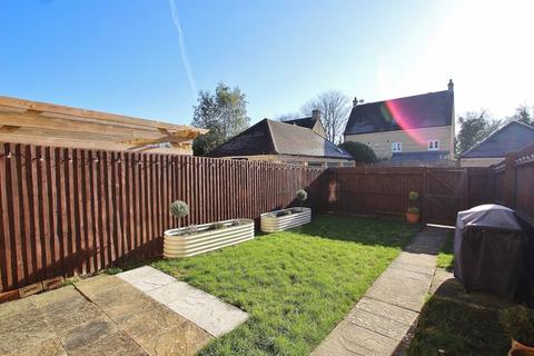 82 Barrington Close, Witney, OX28 5FL