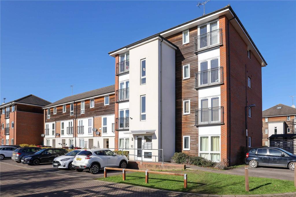 Meadow Way, Caversham, Reading... 2 bed apartment £1,200 pcm (£277 pw)