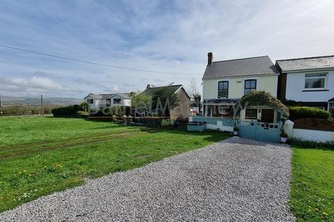 4 bedroom detached house for sale, Pen-yr-heol, Pen-y-fai, Bridgend County. CF31 4ND