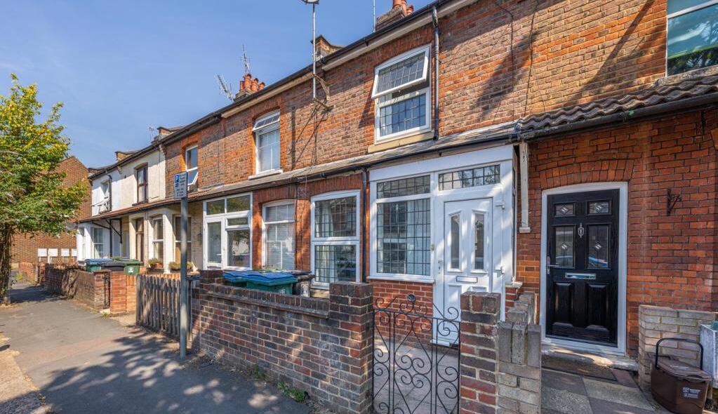 Hatfield Road, Hertfordshire, WD24 2 bed terraced house to rent £