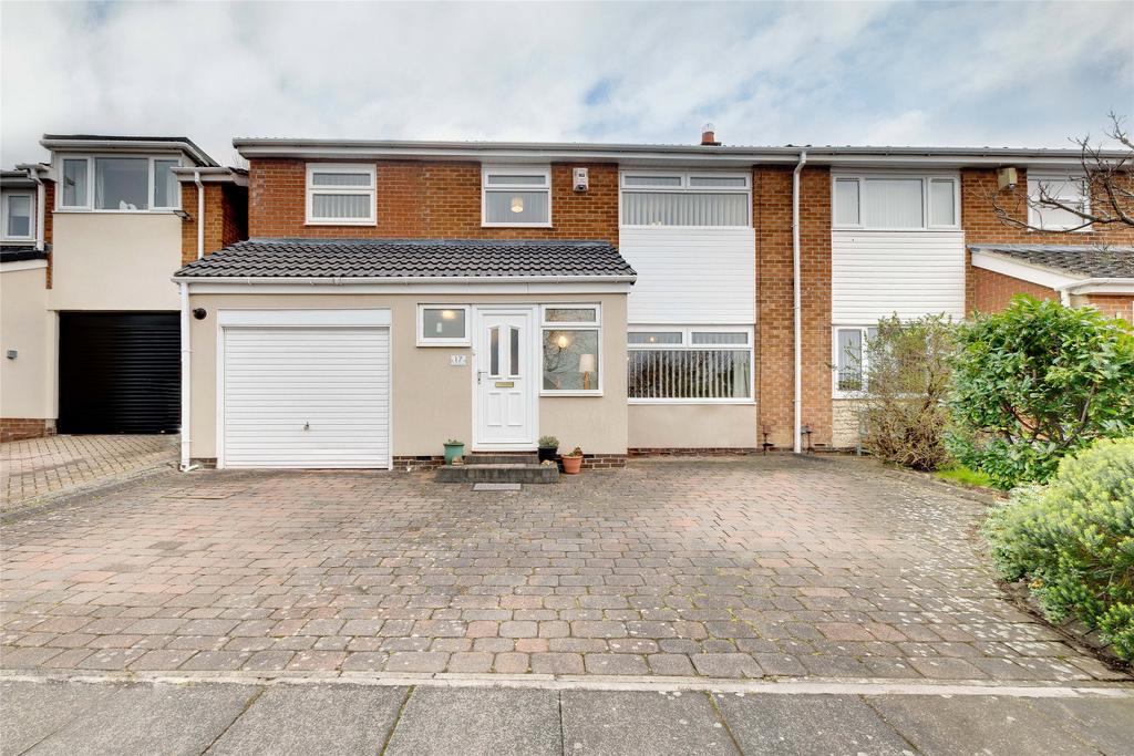 Clockburnsyde Close, Whickham, NE16 4 bed semidetached house £320,000