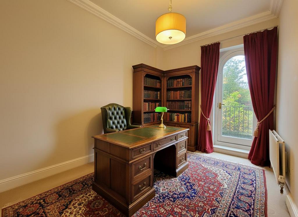Bedroom / Office