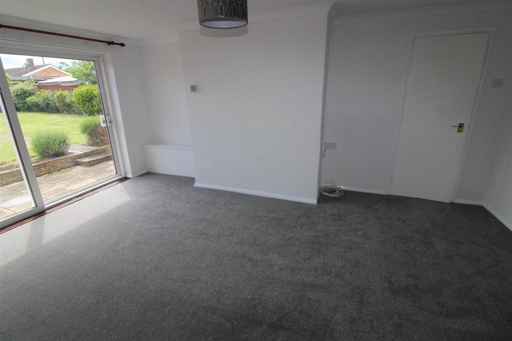 Cromwell Crescent, Market Harborough 2 bed semidetached bungalow £