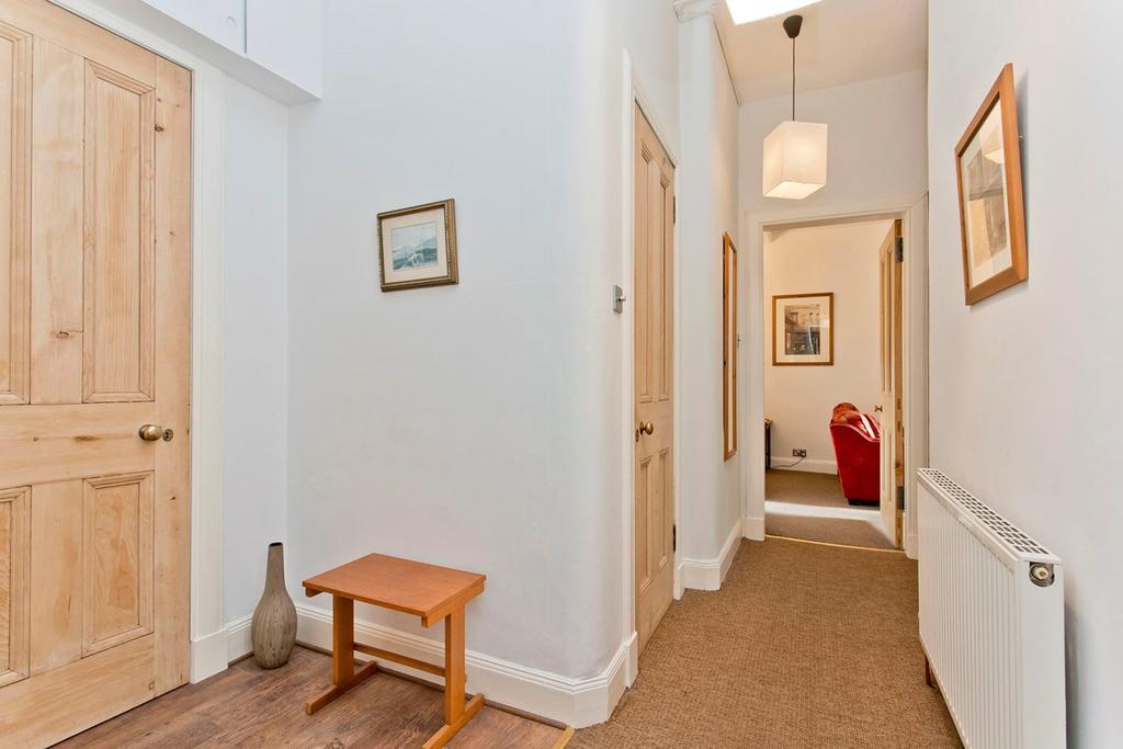 Canaan Lane, Edinburgh, EH10 2 bed flat £285,000
