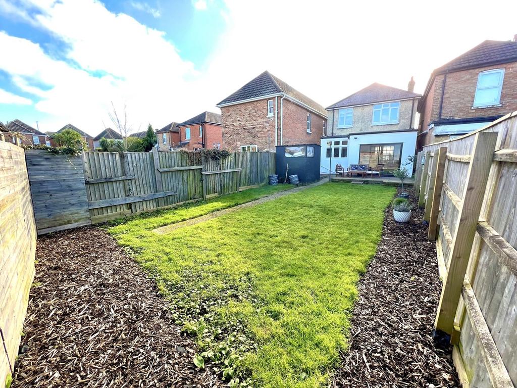 Hermitage Road, Poole, BH14 3 bed detached house £390,000