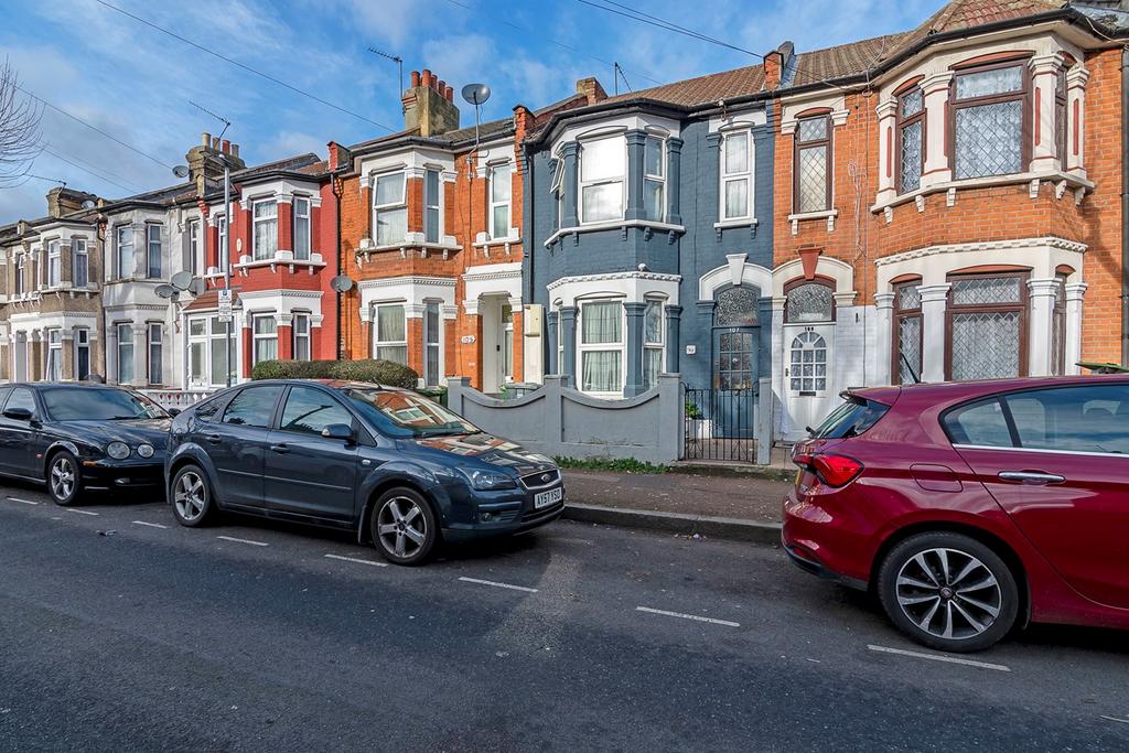 Shelley Avenue, Manor Park, London, E12 3 bed terraced house for sale