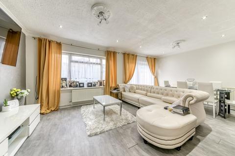 92 Bygrove, New Addington, Croydon, CR0 9DN