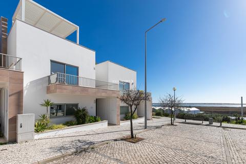 3 bedroom townhouse, Fuseta,  Algarve