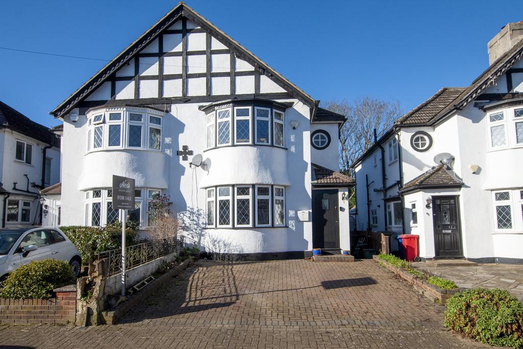 Hayes Wood Avenue Hayes BR2 3 bed semidetached house £695,000