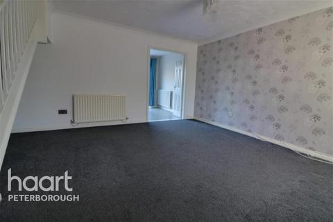3 bedroom semi-detached house to rent, Portchester Close