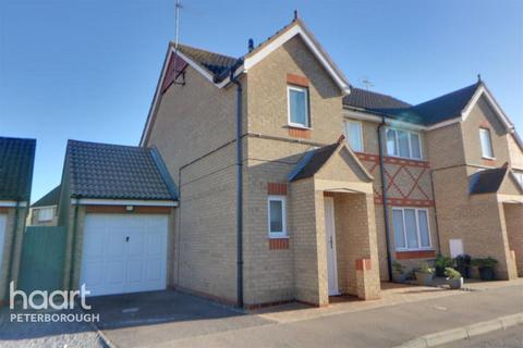 3 bedroom semi-detached house to rent, Portchester Close, Peterborough