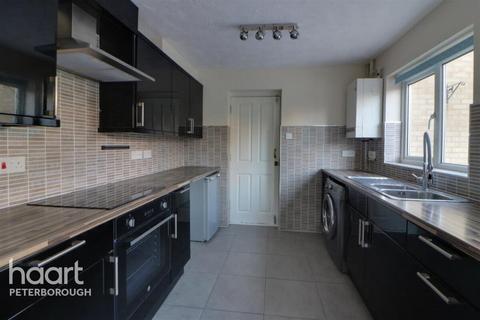 3 bedroom semi-detached house to rent, Portchester Close, Peterborough