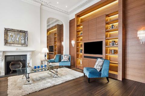 3 bedroom apartment to rent, Fordham Court, DeVere Gardens, Kensington W8