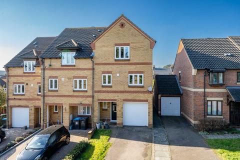 14 Halwick Close, Hemel Hempstead, HP1 1XG
