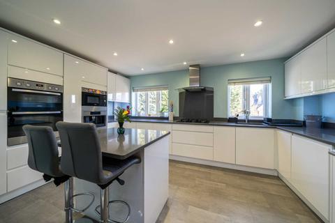 14 Halwick Close, Hemel Hempstead, HP1 1XG