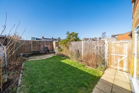 14 Halwick Close, Hemel Hempstead, HP1 1XG