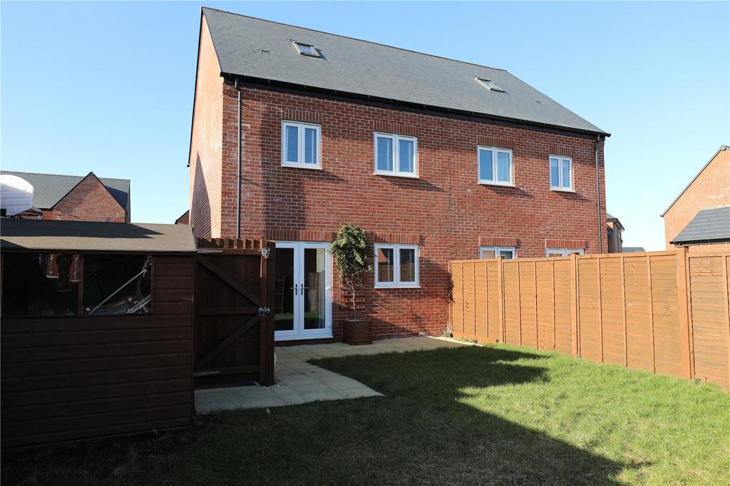 Ironbridge Road, Twigworth... 4 bed semi-detached house - £175,000