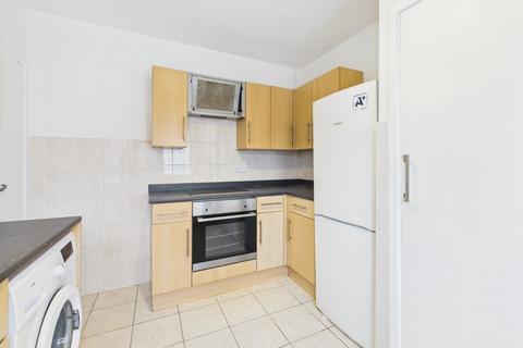 3 bedroom apartment to rent, Ethorpe Crescent, Gerrards Cross, Buckinghamshire, SL9