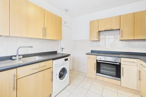 3 bedroom apartment to rent, Ethorpe Crescent, Gerrards Cross, Buckinghamshire, SL9
