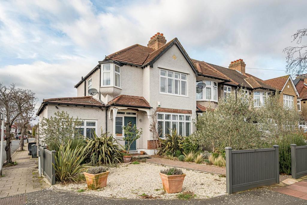 Birchwood Avenue, Beckenham 3 bed semidetached house £850,000