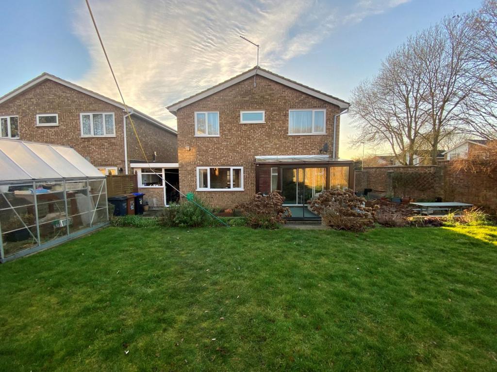 East Priors Court, Lings, Northampton NN3 8LB 4 bed detached house for