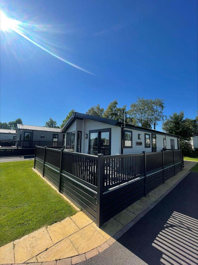 Ribble Valley Country & Leisure Park... 3 bed mobile home - £169,995