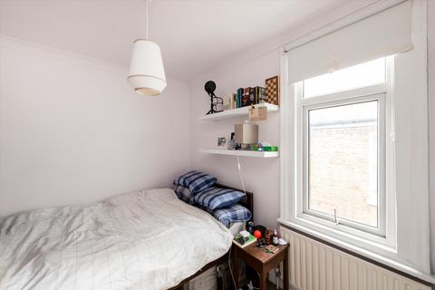 3 bedroom flat for sale, Ridley Road, Kensal Rise, London, NW10