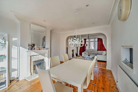 51 Birkdale Avenue, Pinner, HA5 5SG
